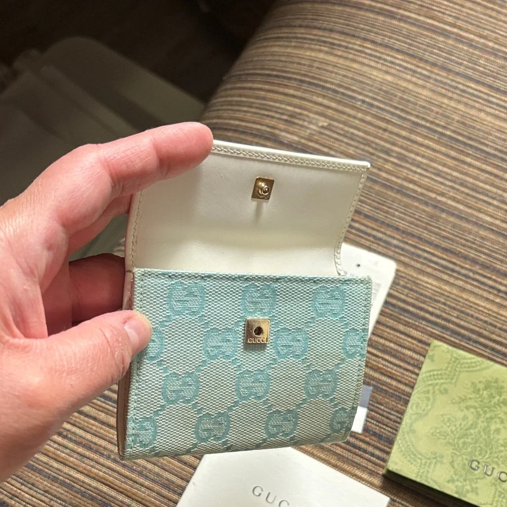 Gucci White and Light Blue Wallet - Picture 6 of 6